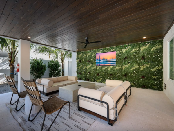 Lido Key Ten Bedroom Steps to  Beach Luxury Rental Walk to St. Armands Circle WOW!